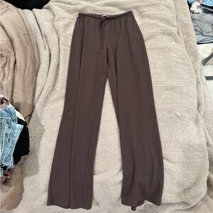 Aritzia Sunday Best Lounge Pants